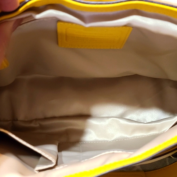 Coach Shoulder Bag - Picture 5 of 9